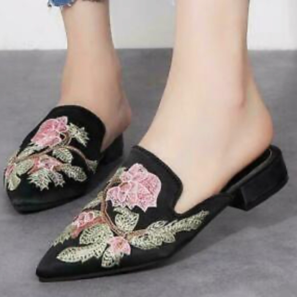 Floral Embroidered Pointed Toe Slip On Sandal Classy Flower Boho Hippie Mules